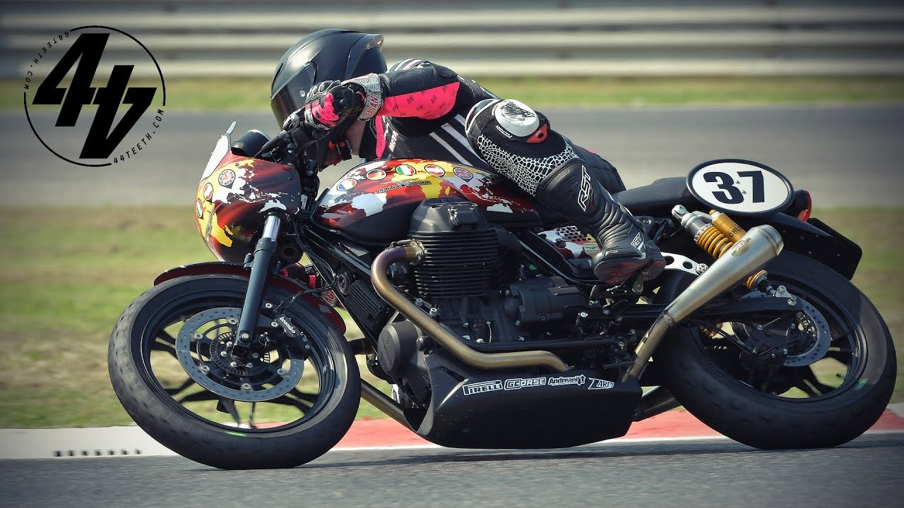 Moto Guzzi V7 Race